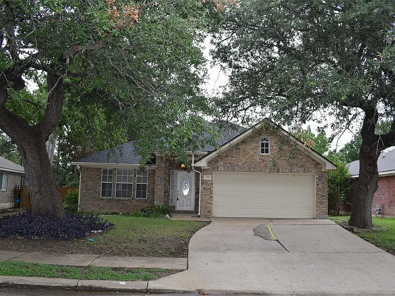 2418 Willow Way — Photo 2