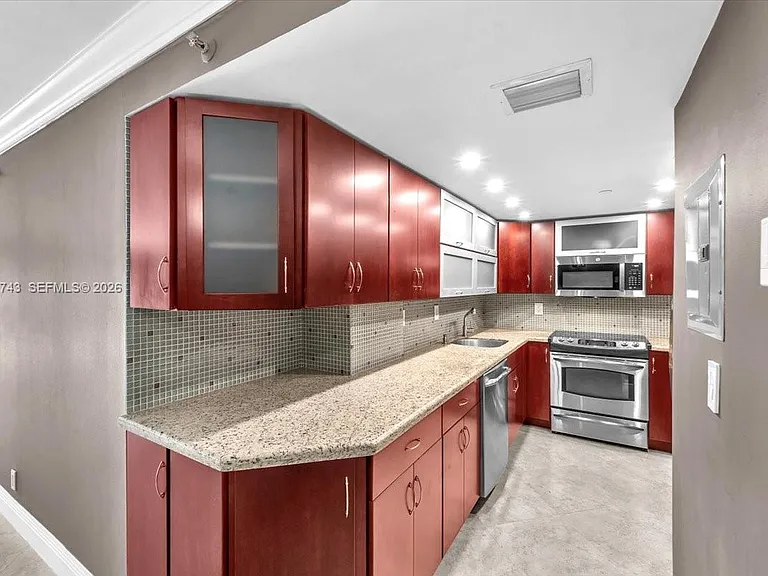 2401 Collins Ave #1807 — Photo 10