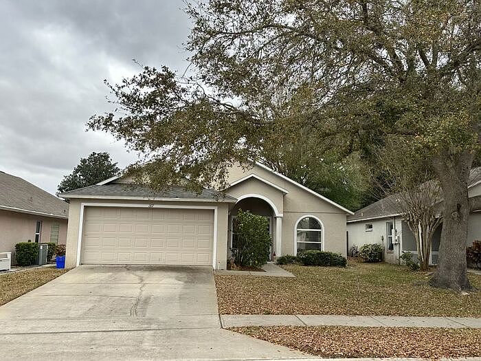 1st image of 207 Brushcreek Dr