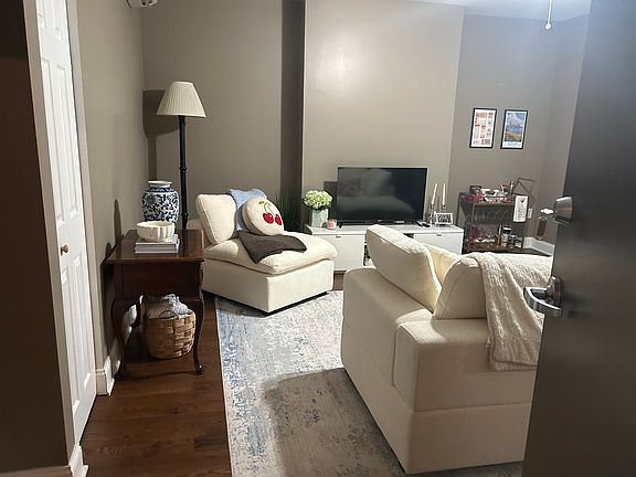 3rd image of 704 N Negley Ave APT 3