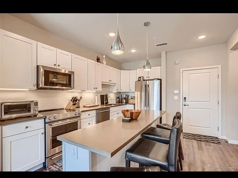 155 S Monaco Street Pkwy #103 — Photo 9