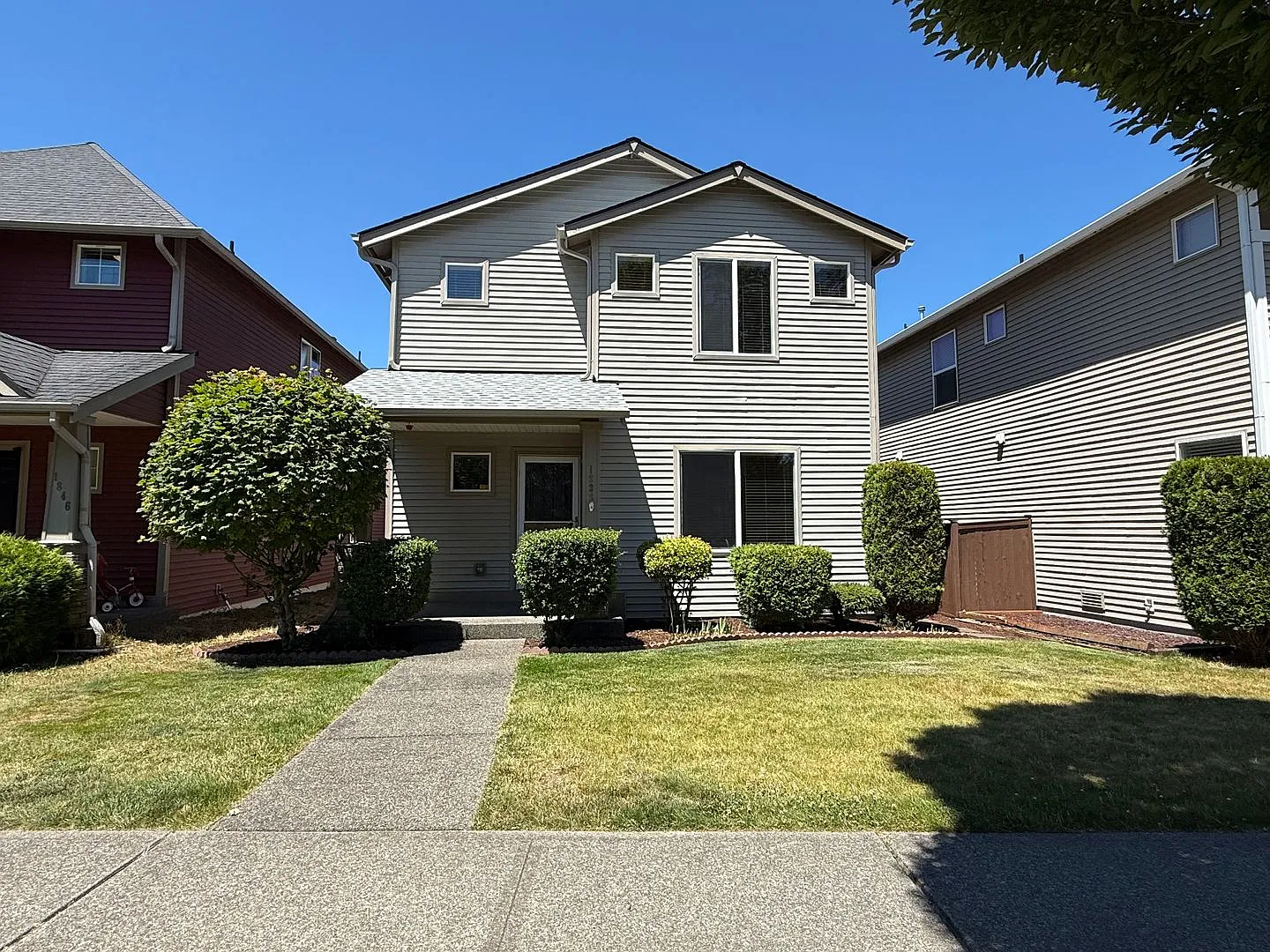 3 bedroom plus bonus loft DuPont Home — Photo 1