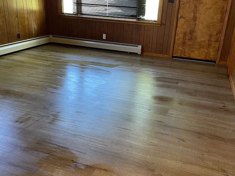 341 Spruce St N — Photo 3