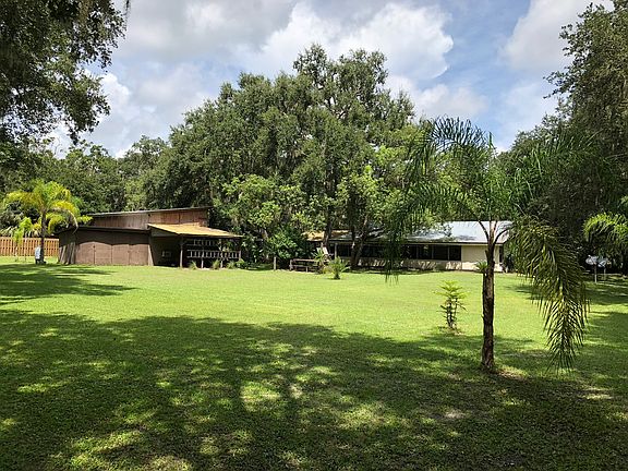 2nd image of 525 Old Dixie Ln