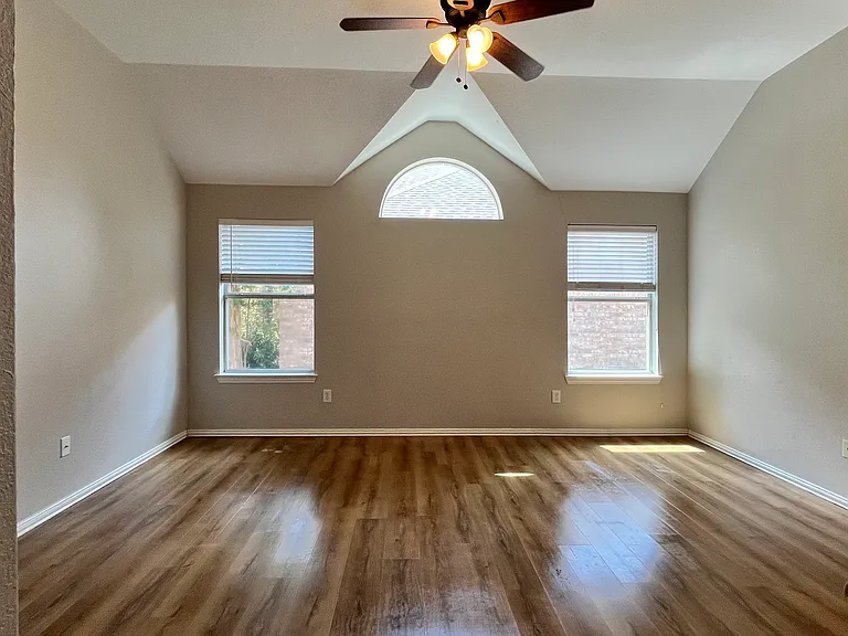 2109 Michelle Creek Dr — Photo 33