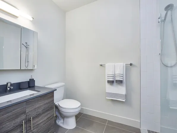 400 Claremont Avenue image 4 of 25