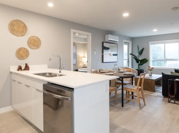 Regatta, 550 Brechin Rd, Nanaimo, BC V9S 0E4