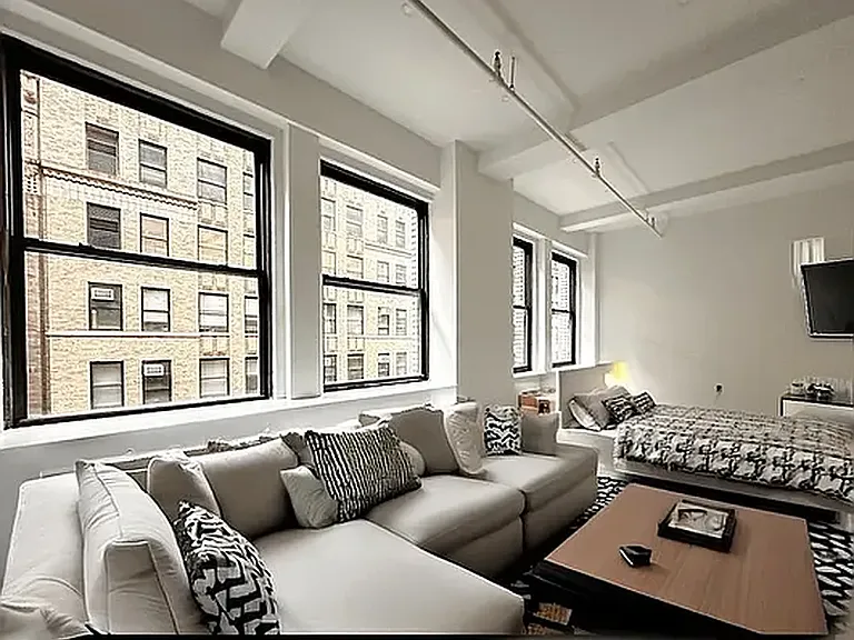 248 W 35th St #703 — Photo 2