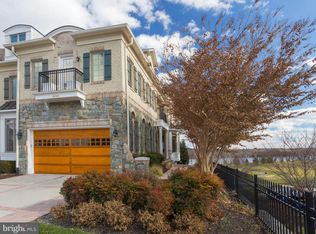 18396 Fairway Oaks Sq, Leesburg, VA 20176
