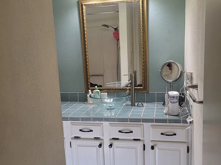 2100 Windsor Dr #6 — Photo 13