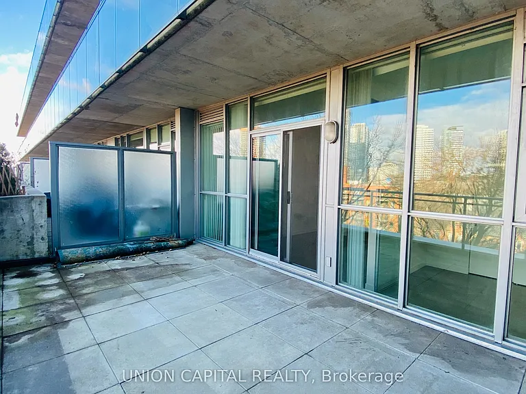 510 King St E #607 — Photo 11