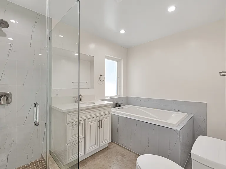 569 E Cypress Ave — Photo 15