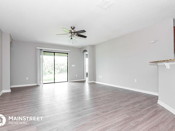 4th image of 2202 Geneva Dr