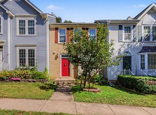 6941 Compton Ln, Centreville, VA 20121