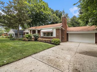 33480 Alta Loma Dr, Farmington, MI