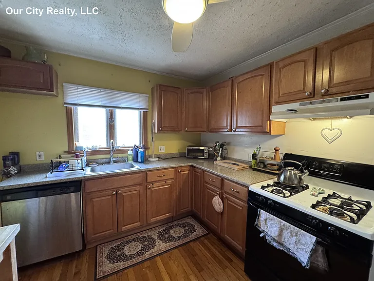 30 Carney St #2 — Photo 5