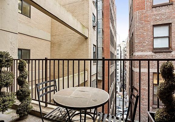 4th image of 372 5th Ave APT 7M