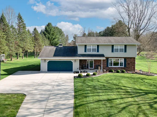 422 Southfield Ln, Valparaiso, IN 46385