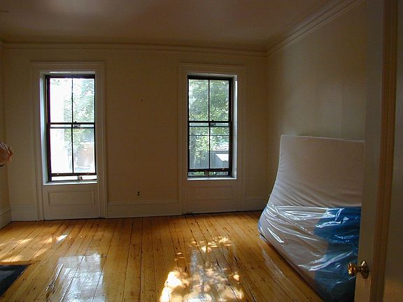master bdrm overlooks garden