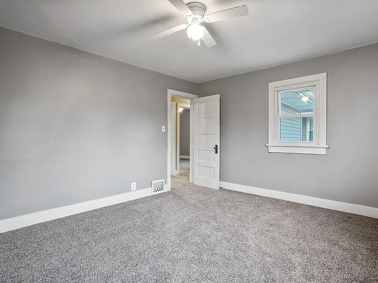 112 Linden Ave — Photo 17