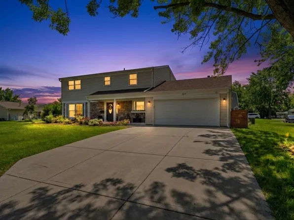 407 N Braintree Dr, Schaumburg, IL 60194
