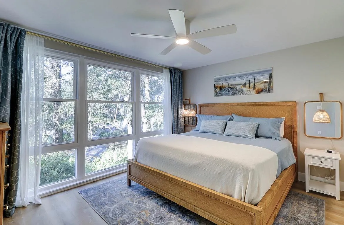 42 S Forest Beach Dr — Photo 1