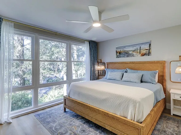 42 S Forest Beach Dr — Photo 1