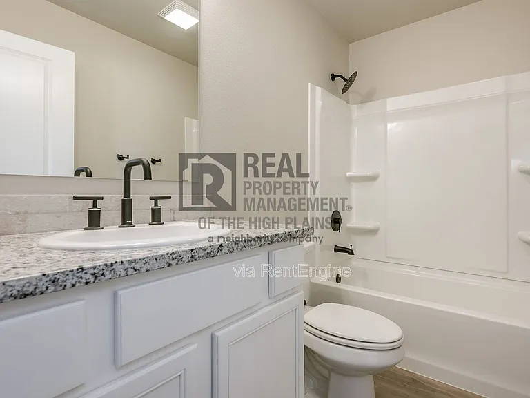 6711 Athens St — Photo 8
