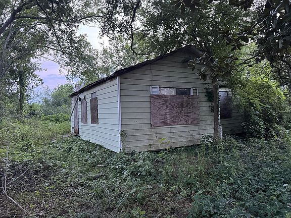 2nd image of 5118 Senior St