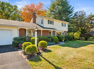 77 Craigemore Cir, Avon, CT 06001