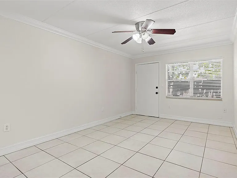 5221 Bayshore Blvd #11 — Photo 17