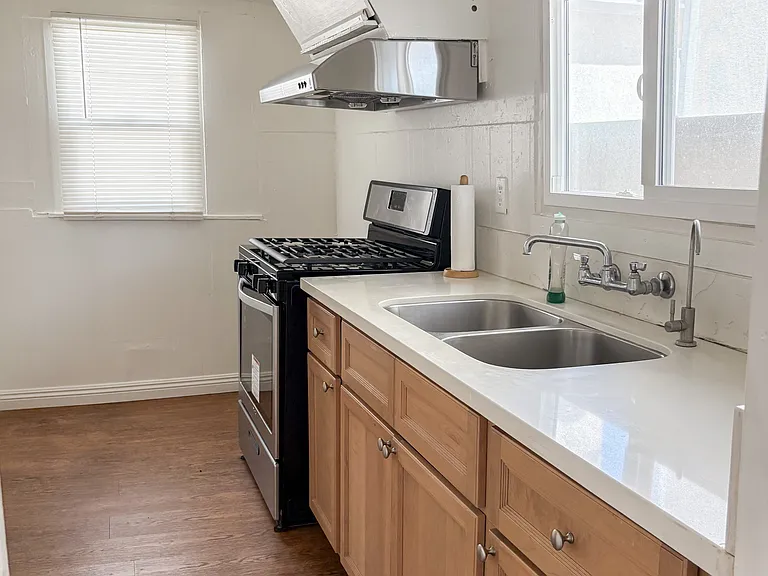 7565 Emerson Pl — Photo 6