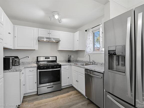 5th image of 1284 Atkinson Ave