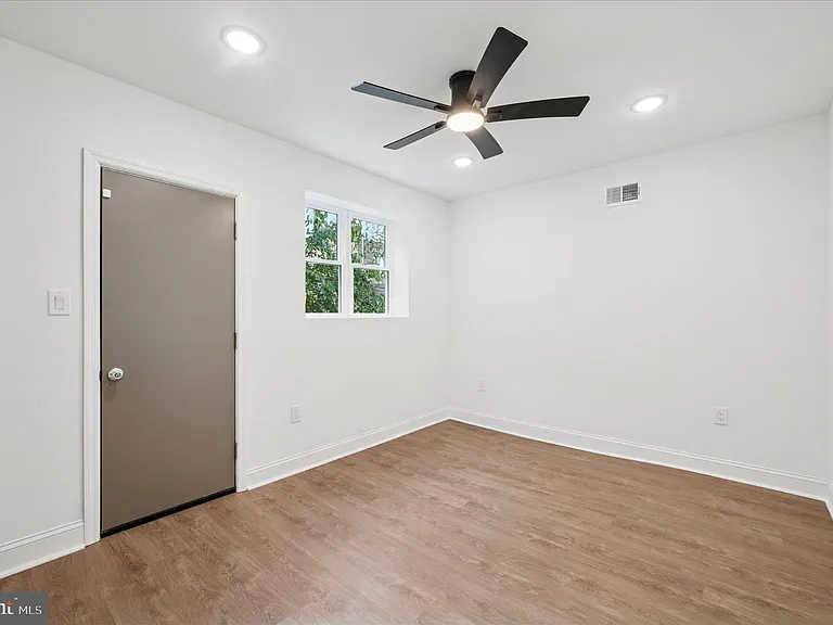 2534 S 61st St #2 — Photo 10
