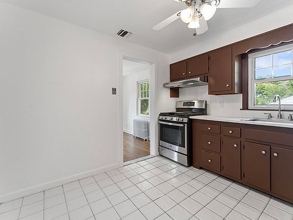 4th image of 409 Tappan Rd Floor 2