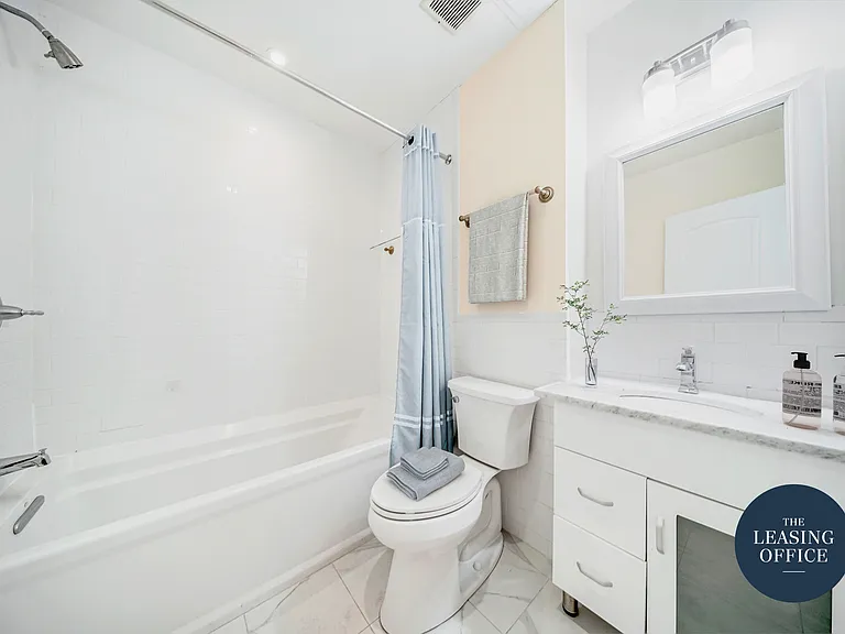 118 E 18th St #2 — Photo 10
