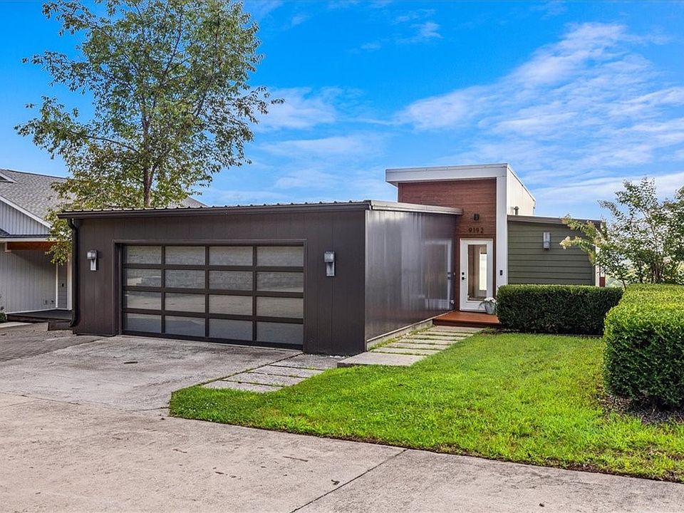 1st image of 9192 N Park Rd