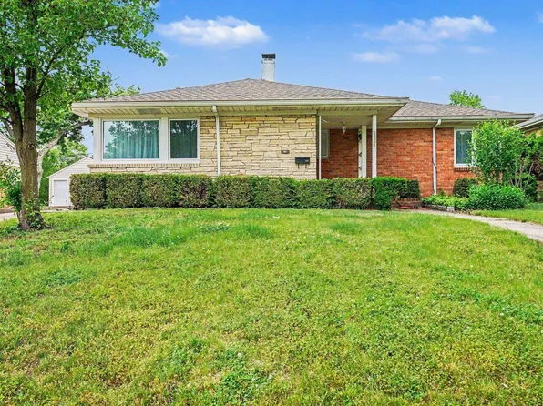 1821 Rockne Dr, South Bend, IN 46617