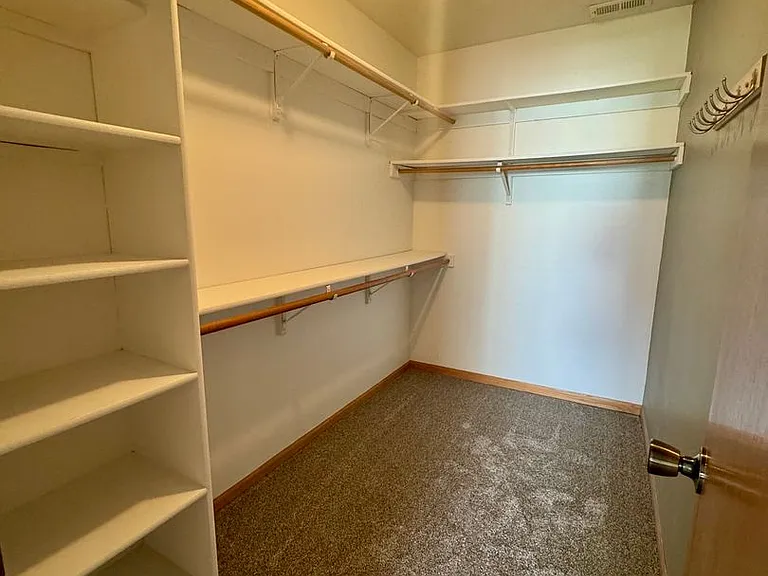 2211 W Todd Ln — Photo 8