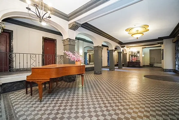 Sold by REMAX Elite | media 2