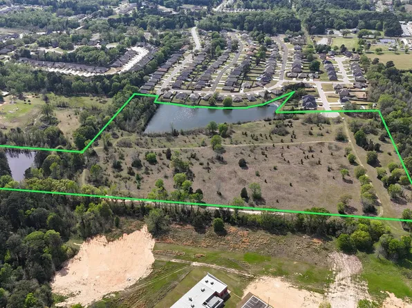 Eden Dr, Longview, TX 75601