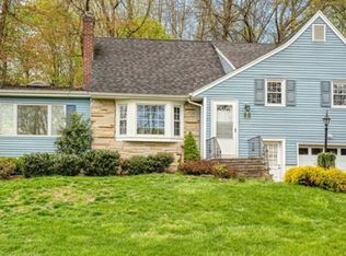 4 Archung Rd, Wayne, NJ 07470
