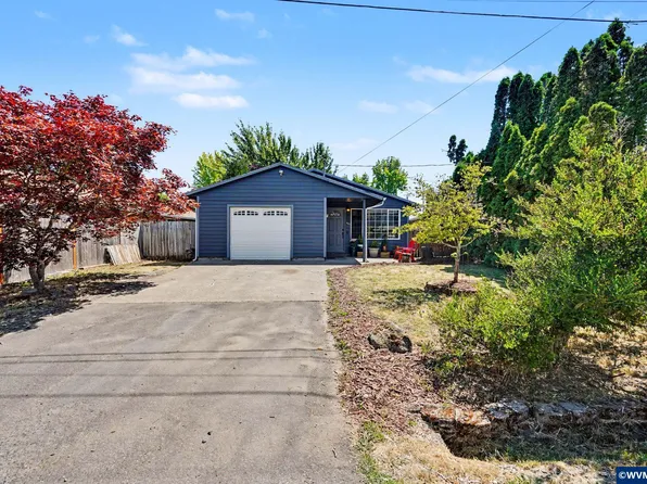 111 Enos St, Amity, OR 97101