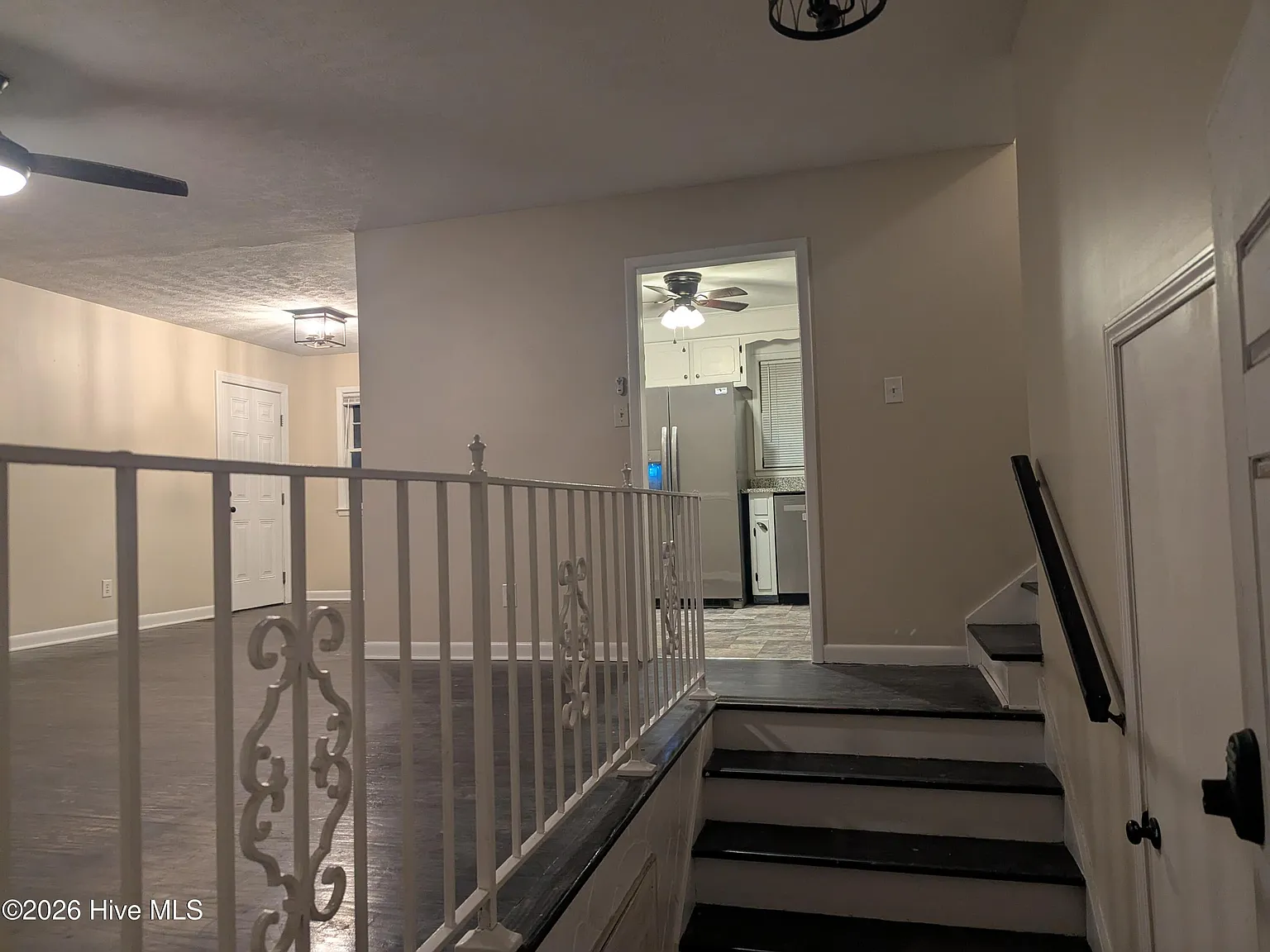 3 bed, 2.5 bath, 1601 sqft, $1,850 — Photo 2