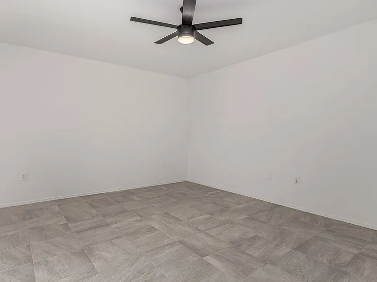 103 S Collier Ln — Photo 7
