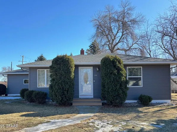 114 6th Ave SE, Mayville, ND 58257