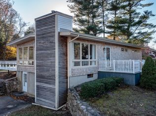 1 Field St, Mattapoisett, MA 02739