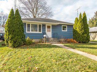 117 Shirley St, Fort Atkinson, WI 53538