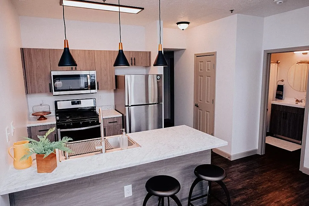 The Laurel Flats Apartments — Photo 2