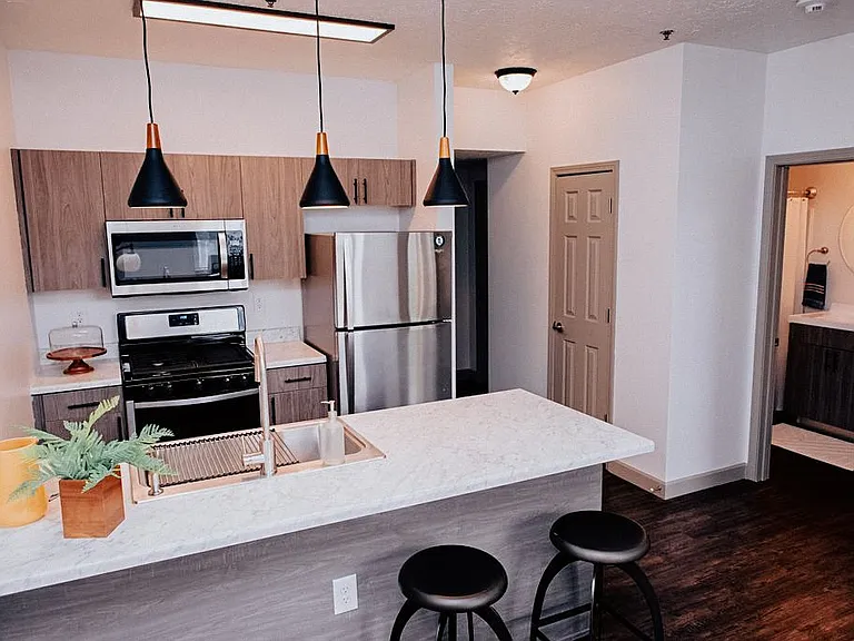 The Laurel Flats Apartments — Photo 2